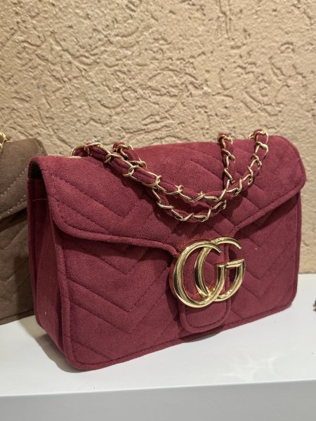 شنتة Gucci مخمل